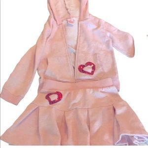 💕💕Design History -hoodie skirt heart set 4t